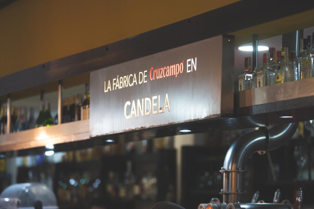 Cartel de Bar Candela y Cruz Campo