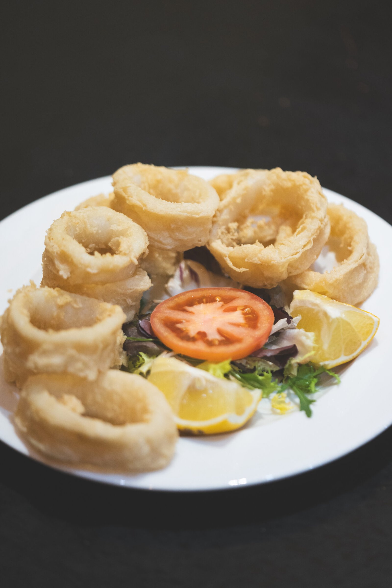 Calamares fritos con limón